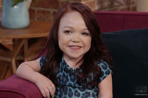Britains Smallest Woman Just 31 Inches Tall The Same Size As A Television Daily Star