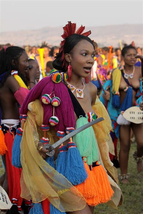 Swaziland Ladies Swaziland S Reed Dance Cultural Celebration Or