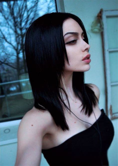 ɛʂɬཞɛƖƖą Black Hair Pale Skin Dark Hair Gothic Girls Goth Beauty