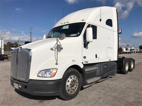 Serviced And Detailed 2013 Kenworth T700 Truck For Sale
