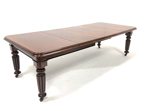 Ds Victorian Mahogany Extending Dining Table With Three Leaves Raised