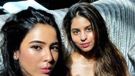 Shah Rukh Khans Daughter Suhana Looks Stunning In A New Pic Shows How