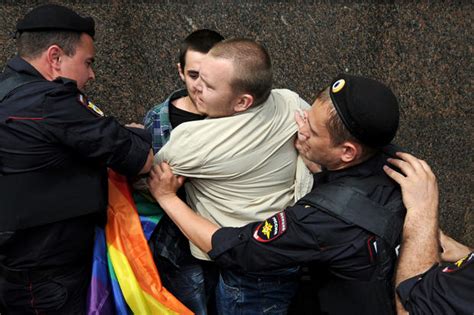Russias Gay Rights Problem Photo 2 Pictures Cbs News