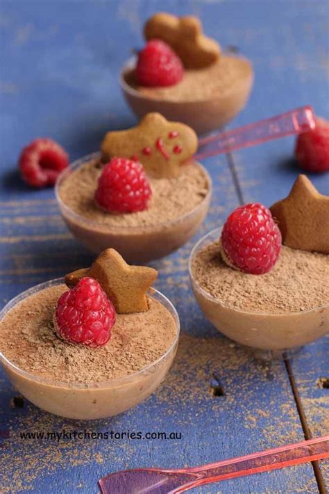 Dip the tin briefly in a large bowl of hot water. Frozen Chocolate Mousse Cups- Party on! | My Kitchen ...