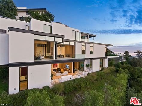 Pictured Ariana Grandes New 137 Million Home In The Hollywood Hills