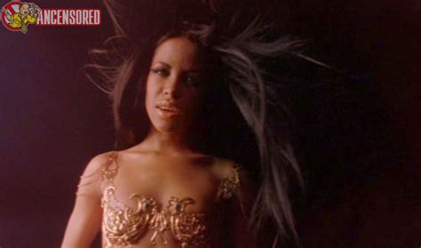 Aaliyah Nuda 30 Anni In La Regina Dei Dannati