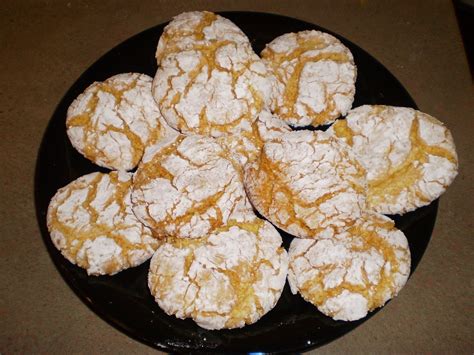 I'm taking them to my work christmas party on friday and. Very Easy Christmas Cookies | One Simple Country Girl: Lemon Snowflake Cookies | Lemon cookies ...