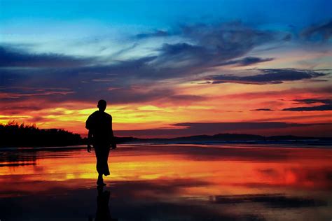 Hd Wallpaper Theravada Buddhism Monk In Dusk Monk At Seaside