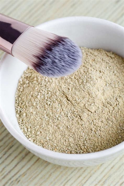 11 Benefits Of Bentonite Clay How To Use It And Side Effects