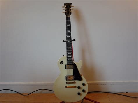 Photo Gibson Les Paul Studio Alpine White W Gold Hardware Gibson