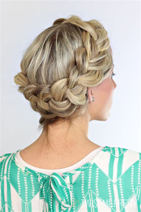 There are dozens of french braid hairstyles you can master once you have the basics down. a fat halo braid - Twist Me Pretty