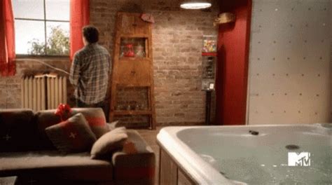 Piss Pee Gif Piss Pee Pissing Discover Share Gifs