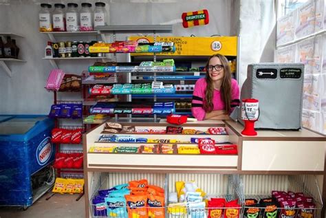 Artist Lucy Sparrow Fills Corner Shop In London With 4 000 Hand Stitched Felt Products Freeyork