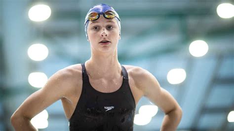 canadian teenager summer mcintosh breaks women s 400m freestyle world record sports news