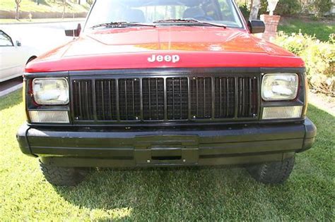 1996 jeep cherokee sport 4wd 4.0l i6 smpi 12v entertainment features am/fm radio seats and trim front seats : Find used 1996 Jeep Cherokee SE Sport Utility 2-Door 4.0L ...