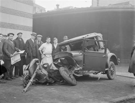 Vintage Pics Of Car Crashes 37 Pics