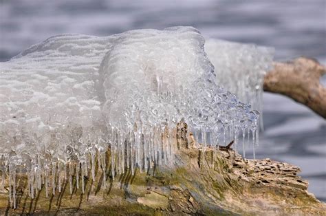 Fascinating Ice Formations On Lake Ontarios Shoreline