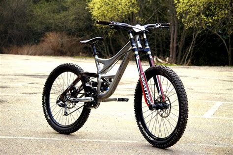Marilyn manson was born brian hugh warner on january 5, 1969 in canton, ohio, to barbara jo (wyer) and hugh angus warner. Foto: Specialized Demo 7 II - MTB-News.de