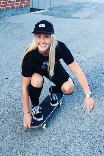 Vansgirls Skater Outfits Vans Girl Skater Girl Outfits