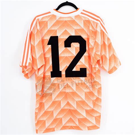 Holanda está fuera de la eurocopa, pero memphis depay ha demostrado en sus cuatro partidos que es un pedazo de futbolista. Camiseta 1ª Holanda Eurocopa 1988 #12 VAN BASTEN vs URSS ...