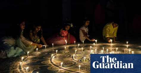 Diwali The Hindu Festival Of Lights In Pictures Life And Style