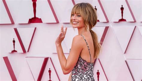 Margot Robbie Debuted Bangs With Her Stunning Oscars Hair Look New You