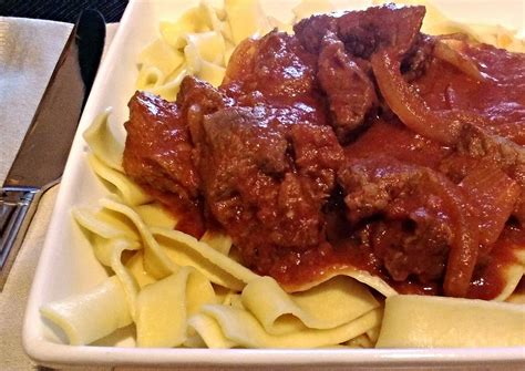 Moms Hungarian Goulash Recipe By Taylor Topp Cookpad