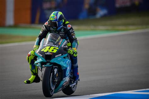 Come sempre il weekend sarà articolato su tre giorni, si parte il venerdì con le libere moto 3 alle 11.50, moto gp alle 13.40 e alle 18, al sabato. MotoGP, GP Italia 2021: programma, orari, tv, streaming ...