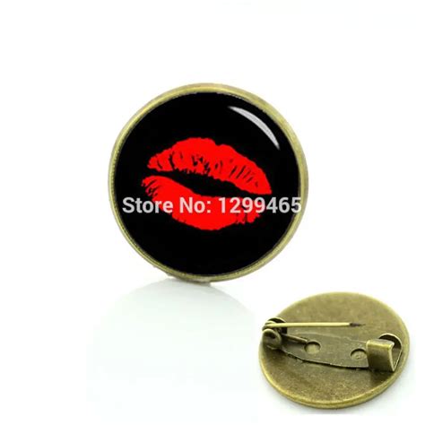 Elegant And Charming Red Lip Prints Brooches Vintage Flaming Sex Pin