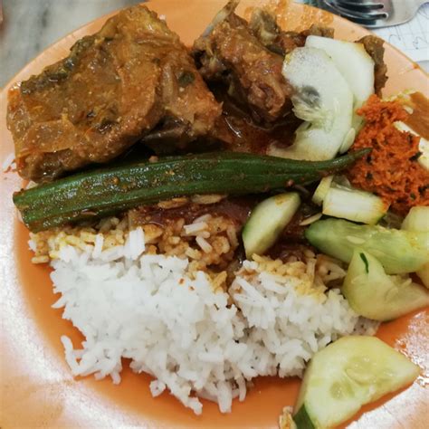 How nasi kandar crispy fried chicken is cooked. Nasi Ganja Yong Suan - dino-syukl
