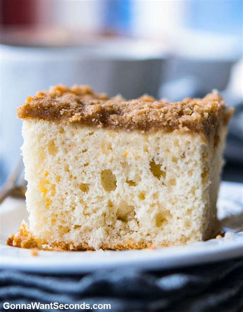 Blend cake mix, pudding mix, eggs, sour cream, oil, vanilla and food coloring; Bisquick Coffee Cake -Nostalgically Delicious - Gonna Want ...