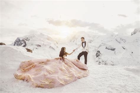 22 Breathtaking Winter Wedding Photos In The Snow You Have