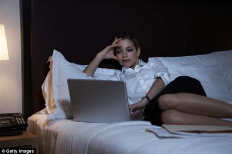 Why Taking The Ipad To Bed Could Make You Gain Weight