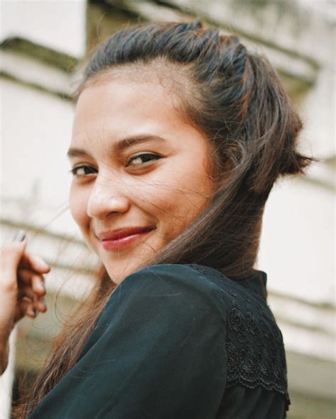 Slowly but surely � business enquiries : Sedang Naik Daun, Ini 10 Potret Artis Indah Permatasari