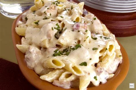 Molho branco com creme de leite veja também: Receitas com molho branco: 11 pratos para ninguém colocar ...