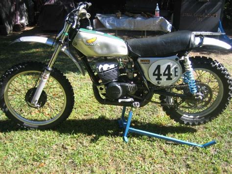 Sought after 250cc, with original alloy tank and shocks. Buy 1974 Honda CR250M Elsinore on 2040-motos