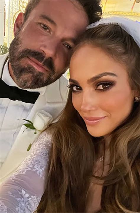 Jennifer Lopez Shares First Photo From Georgia Wedding With Ben Affleck