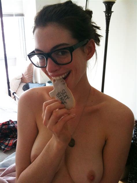 Anne Hathaway Titties Telegraph