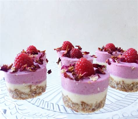 raw vegan cheesecake recipe by lily vanilli