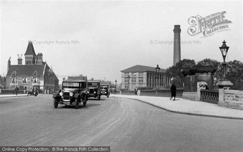 Photo Of Nottingham Cars On Trent Bridge 1927