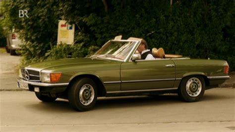 Doch welcher r 107 aus 18 jahren bauzeit ist der beste? IMCDb.org: 1975 Mercedes-Benz 280 SL R107 in "Hammer ...