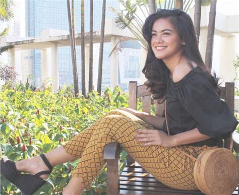 Biodata dan Profil Indah Indriana | Simpleaja.com