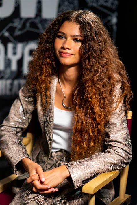 Zendaya Just Wore Her Natural Hair To Nyfw And Its Absolutely Stunning Girlfriend