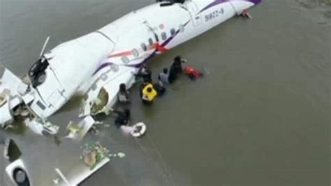 Transasia Airways Flight Ge235 At Least 31 Dead As Plane Crashes In