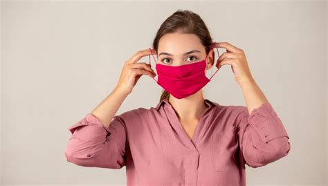 Doctors Are Now Urging Against Wearing Cloth Masks And Want You Instead To Opt For Surgical Masks