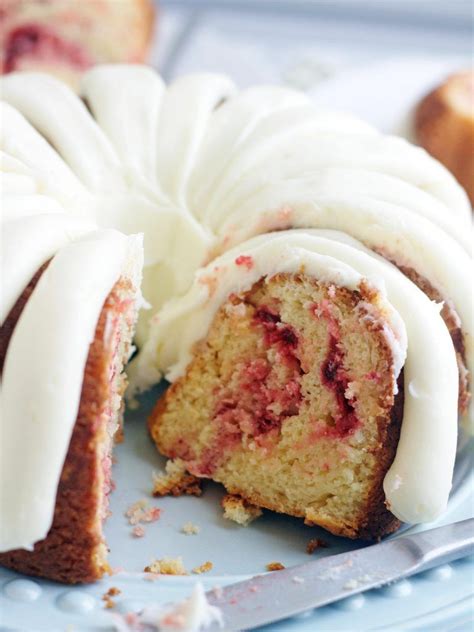 How to make this raspberry white chocolate cake. White Chocolate Raspberry Bundt Cake | Recipe (With images ...