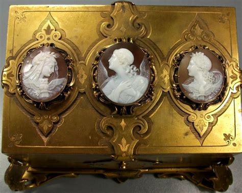 Rarest Victorian Casket With Three Museum Quality Shell Cameos On Lid