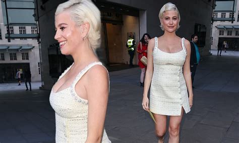 Pregnant Pixie Lott Shows Off Her Blossoming Bump In A Tight Cream
