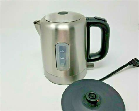 Amazon Basics Stainless Steel Portable Fast Electric Hot Water Kettle