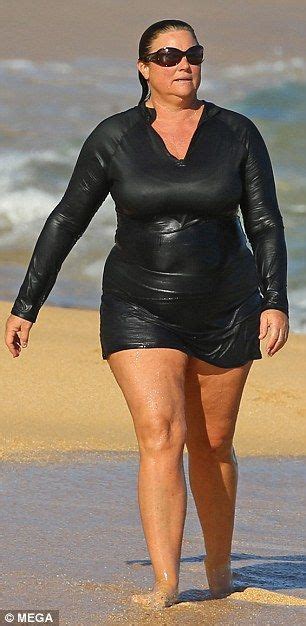Dramatic Classic Curvy Women Outfits Pierce Brosnan Bodywear Tv Stars Beach Day Actors